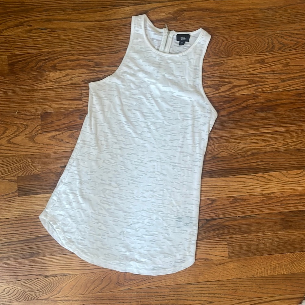 White tank
